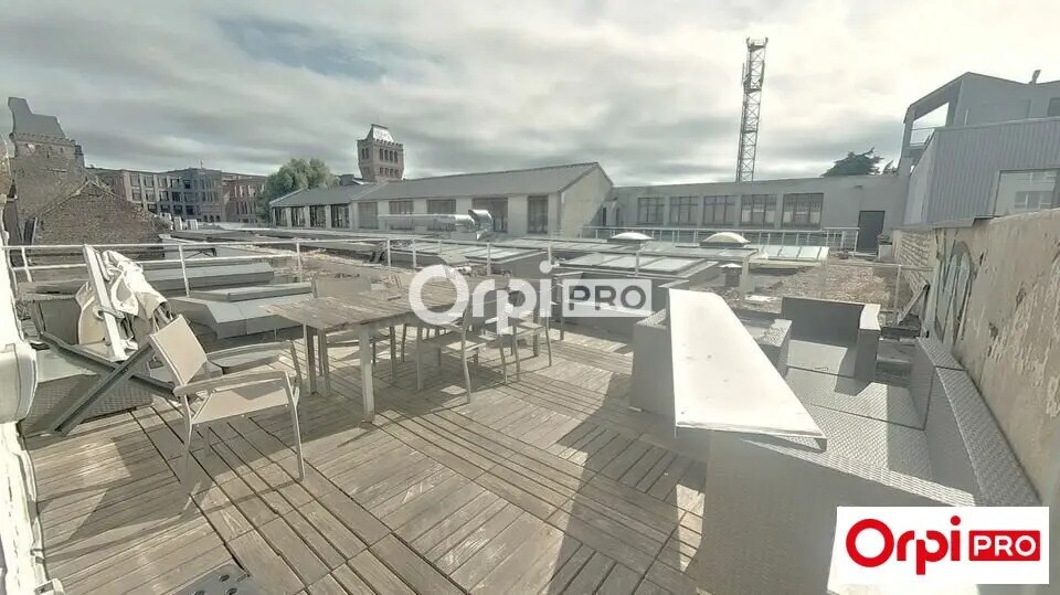 Office in Lille for lease - Building Photo - Image 2 of 7