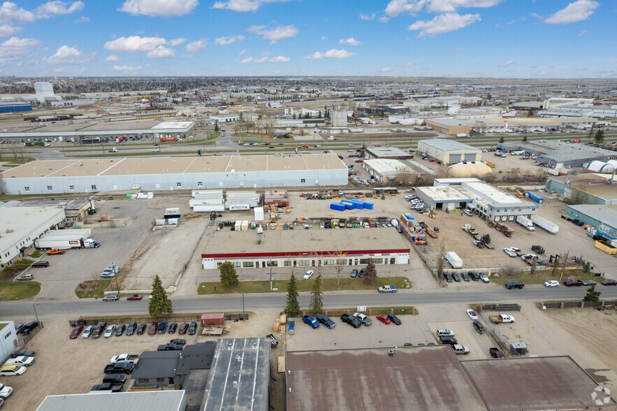 2824 58th Ave SE, Calgary, AB for sale - Aerial - Image 2 of 5