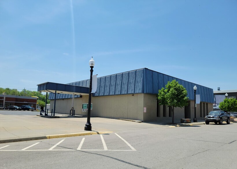 734 Commercial St, Atchison, KS 66002 Morrill & Janes Bank