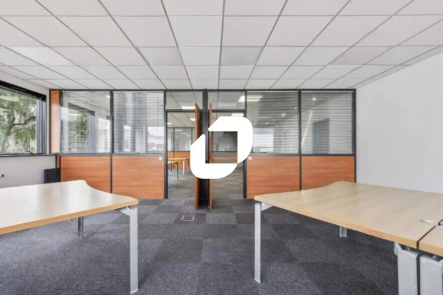Office in Bry-sur-Marne for lease - Interior Photo - Image 3 of 13