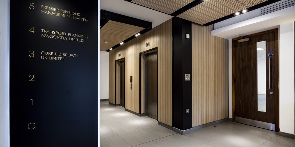 25 King St, Bristol for lease - Lobby - Image 3 of 4