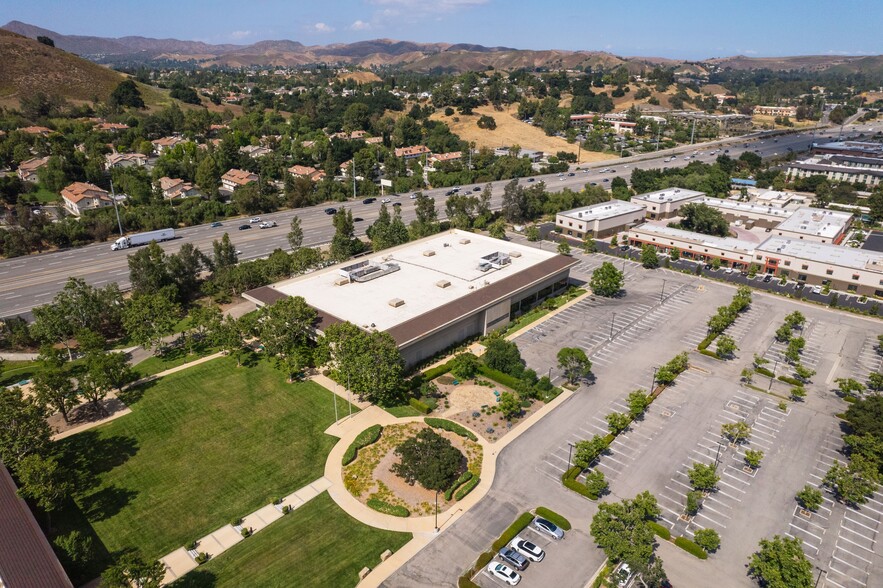 29701 Agoura Rd, Agoura Hills, CA for lease - Building Photo - Image 3 of 12