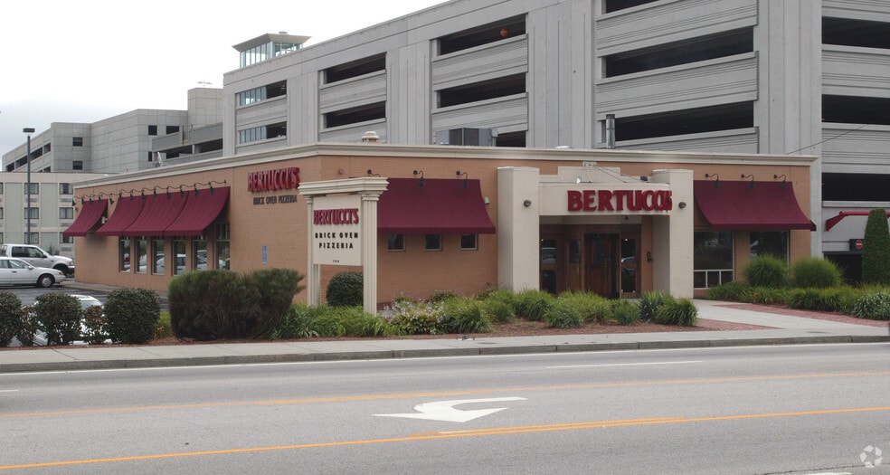 1946 Post Rd, Warwick, RI for lease - Primary Photo - Image 1 of 4