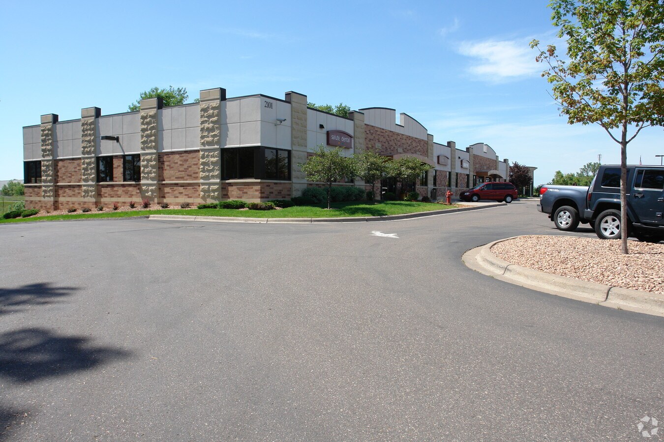 2101 Woodwinds Dr, Woodbury, MN 55125