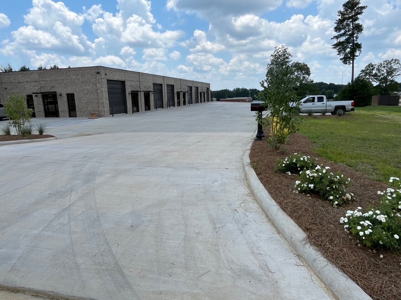 121 Metroplex Blvd, Pearl, MS for lease Primary Photo- Image 1 of 3