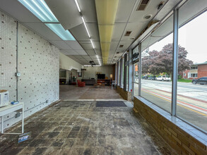 3012 Central St, Evanston, IL for lease Interior Photo- Image 2 of 4