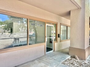 900 Round Rock Ave, Round Rock, TX for lease Interior Photo- Image 1 of 7