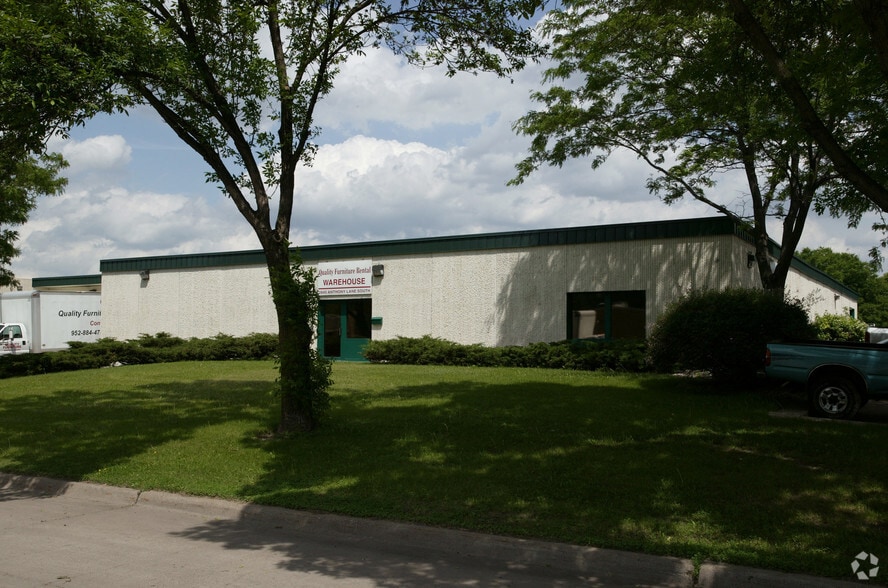 2845 S Anthony Ln, Saint Anthony, MN for lease - Primary Photo - Image 1 of 6