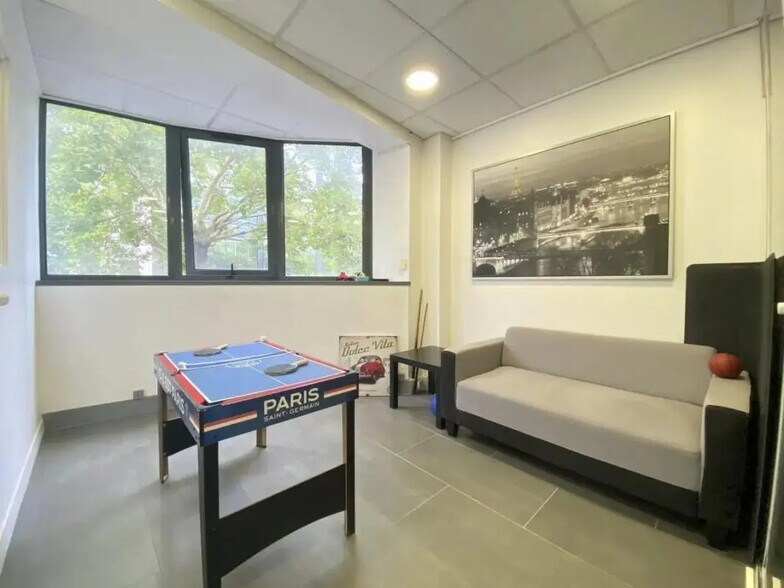 Office in Boulogne-Billancourt for lease - Interior Photo - Image 1 of 5