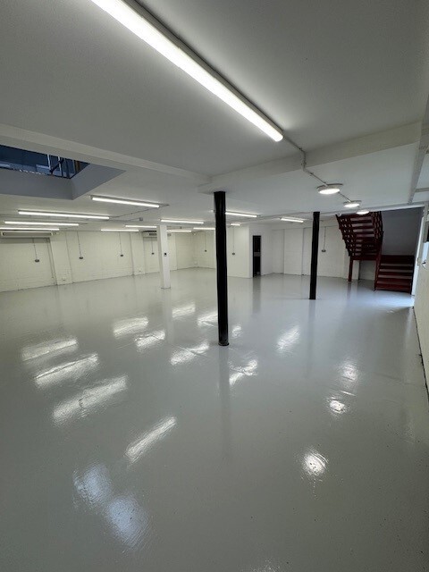 54 The Broadway, London for lease Interior Photo- Image 1 of 6