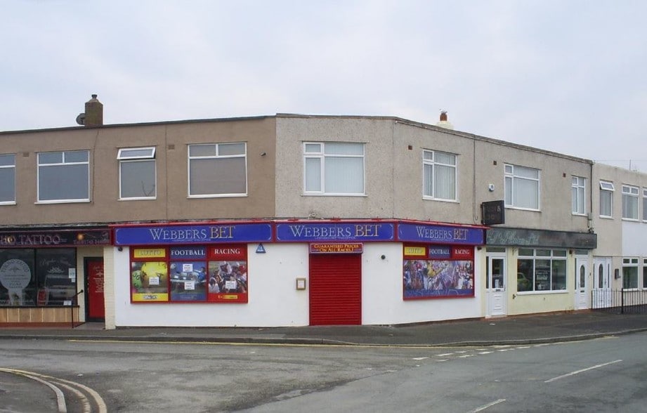 107 Foryd Rd, Rhyl for sale - Primary Photo - Image 1 of 1