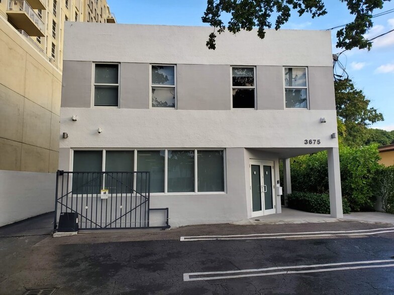 3675 SW 24th St, Miami, FL for lease - Building Photo - Image 1 of 5