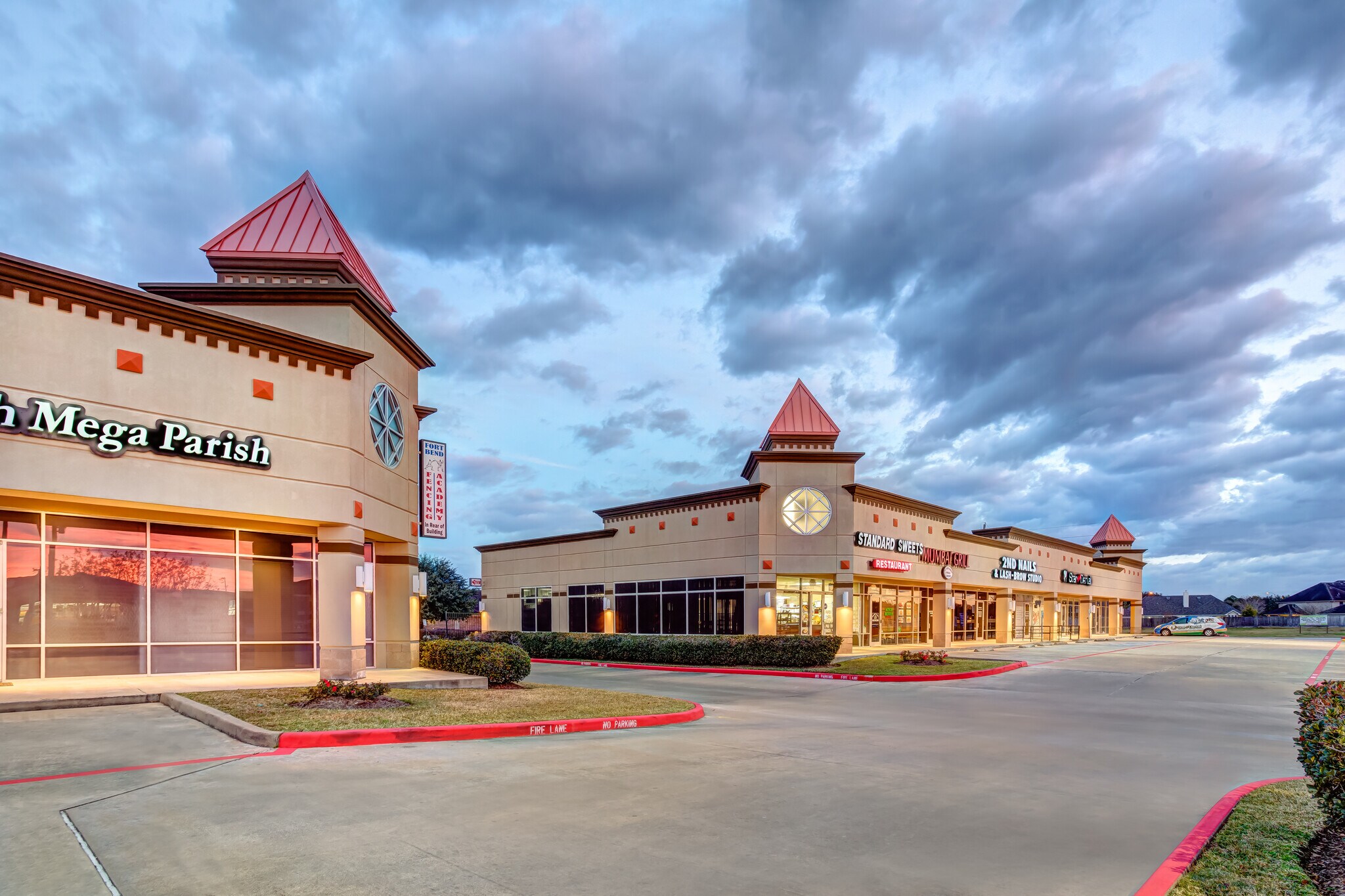 11102 S Hwy 6, Sugar Land, TX 77478 Woodbridge Plaza