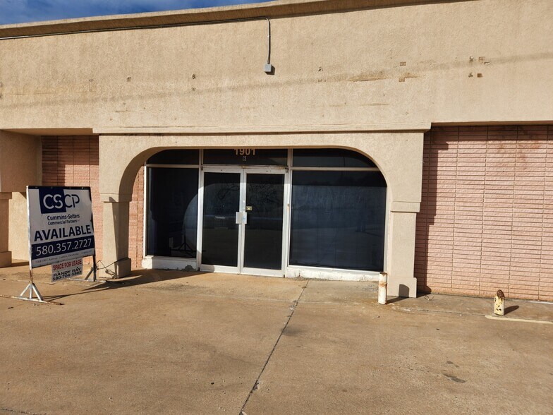 1901 W Gore Rd, Lawton, OK for lease - Building Photo - Image 2 of 4
