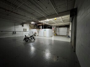 190 Miller Pl, Hicksville, NY for lease Interior Photo- Image 1 of 2