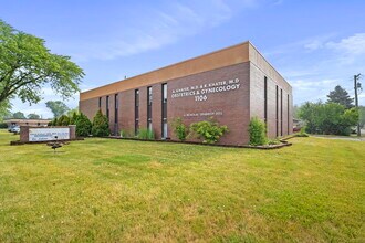 1106 N Larkin Ave, Joliet, IL for lease Interior Photo- Image 1 of 23