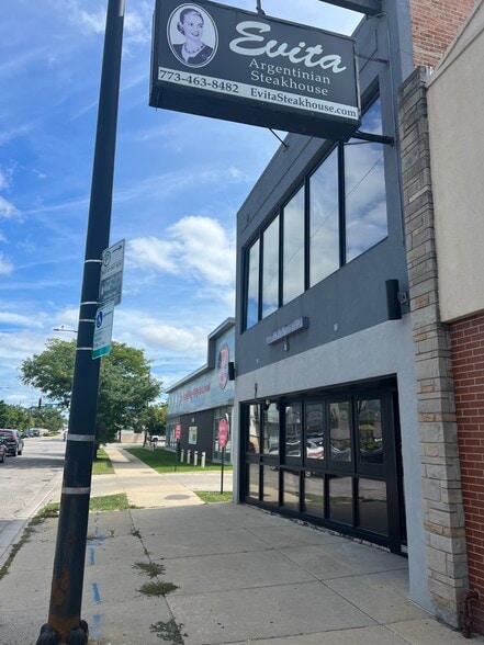 6112 N Lincoln Ave, Chicago, IL for lease - Building Photo - Image 1 of 5