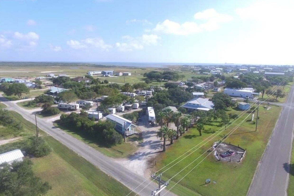 1402 W Harrison Ave, Port O Connor, TX for sale Primary Photo- Image 1 of 10