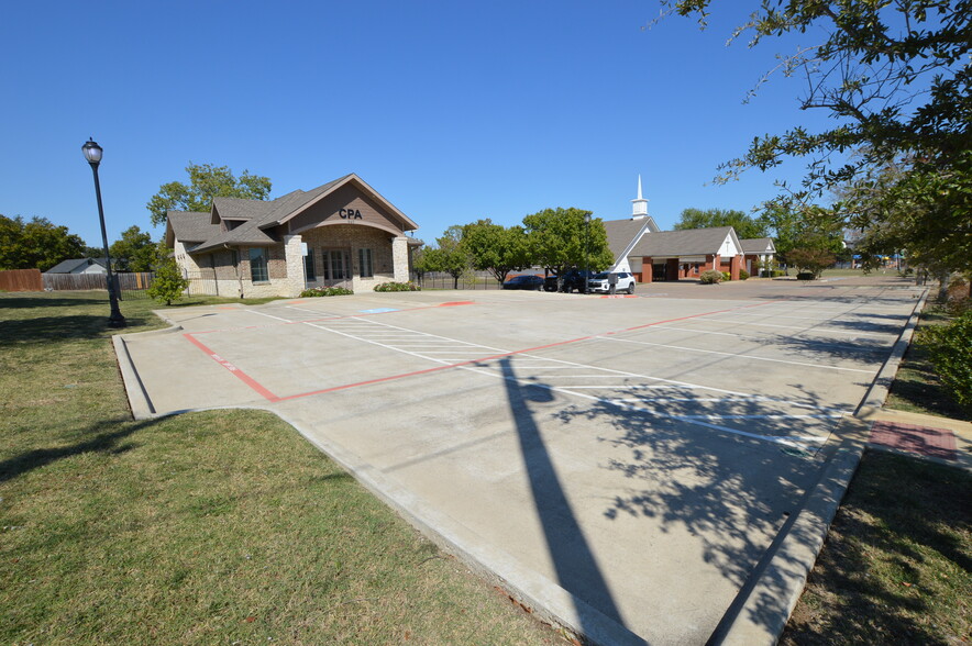 865 N Town East Blvd, Mesquite, TX for sale - Building Photo - Image 2 of 18