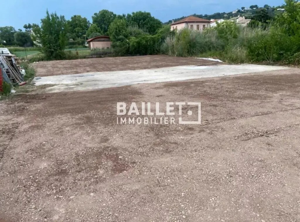 Location Terrain 350 m² - Photo 1