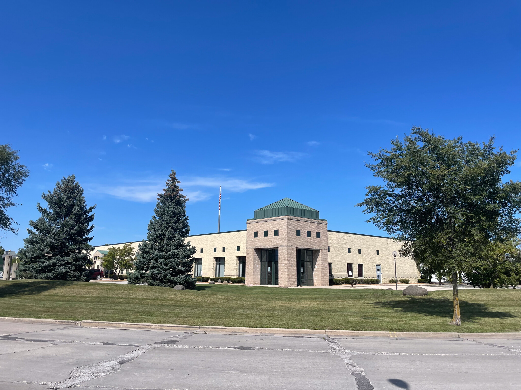 8316-8350 N Steven Rd, Milwaukee, WI for sale Building Photo- Image 1 of 7