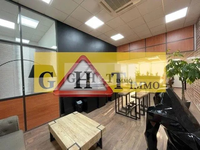 Office in Neuilly-sur-Marne for lease - Interior Photo - Image 1 of 8