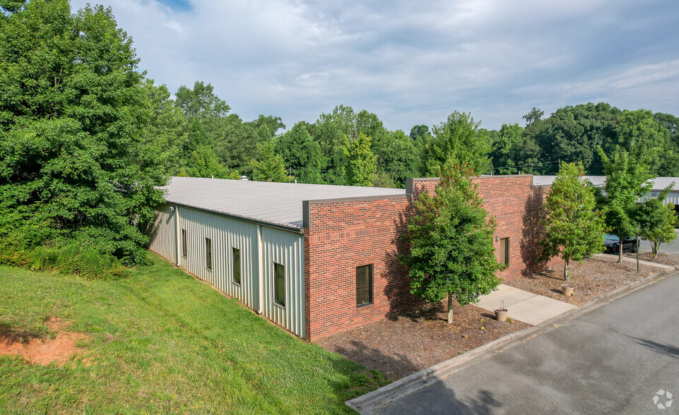 369 N Concord Pky, Concord, NC for sale - Primary Photo - Image 1 of 1