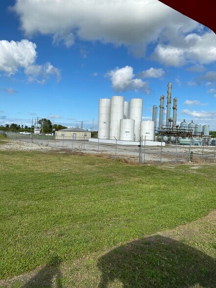 501 World Trade Petroleum Dr, Belle Glade, FL for lease - Primary Photo - Image 2 of 3