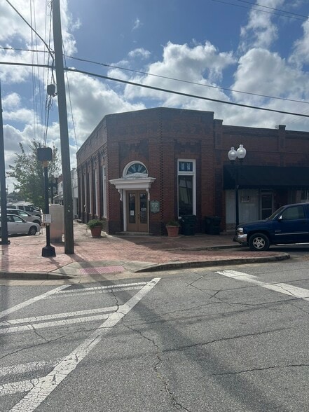 124 E College Ave, Ashburn, GA for sale - Building Photo - Image 2 of 13