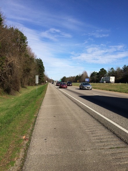 1911 Ridgeway Church Rd, Commerce, GA for sale - Building Photo - Image 2 of 16