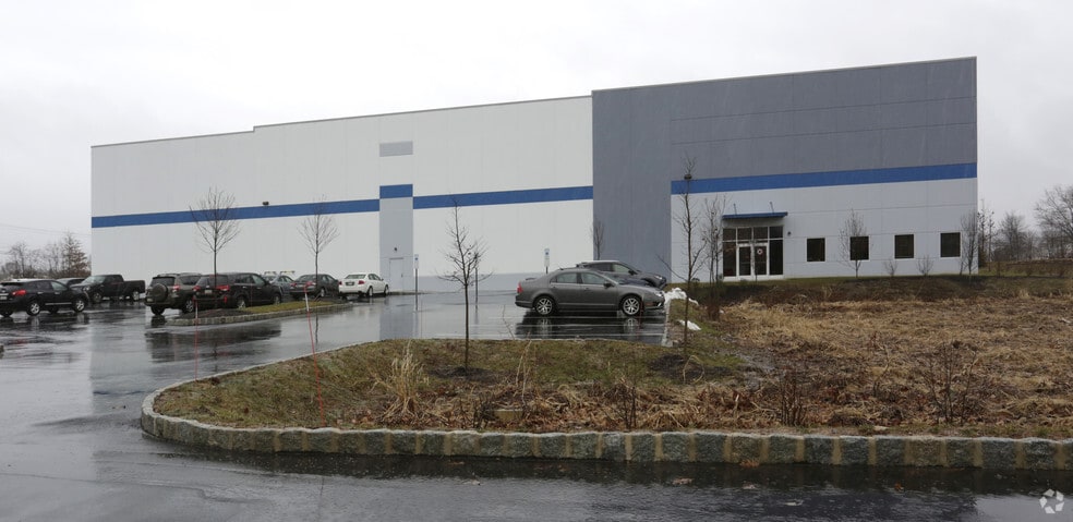 2500 Emrick Blvd, Bethlehem, PA for lease - Building Photo - Image 2 of 16