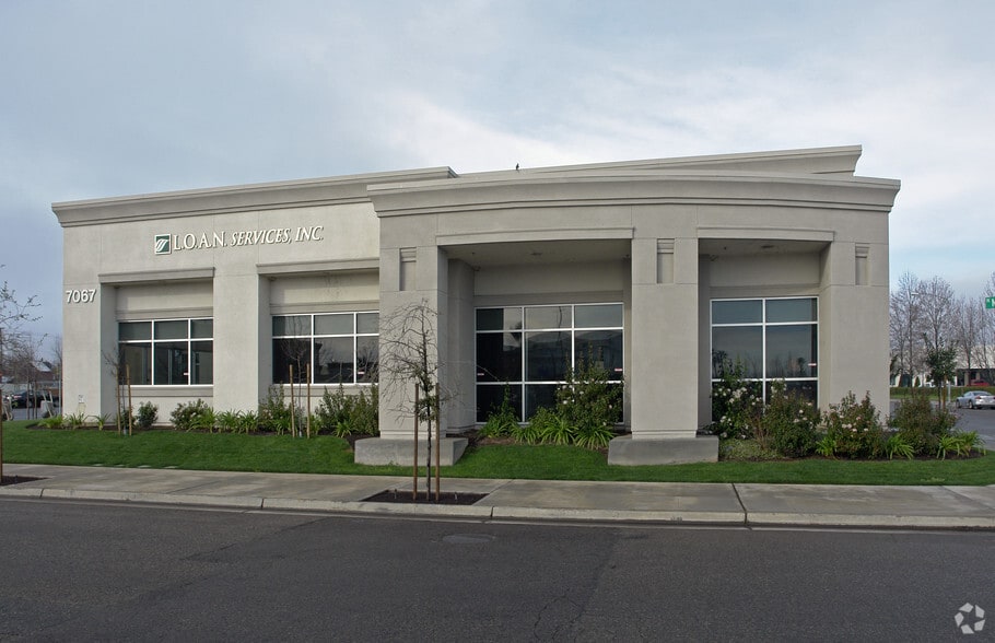 7067 N Mariposa Ave, Fresno, CA for lease - Building Photo - Image 3 of 3