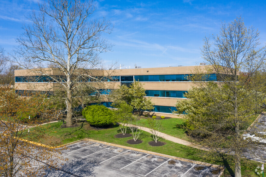 925 Harvest Dr, Blue Bell, PA for lease - Building Photo - Image 2 of 33