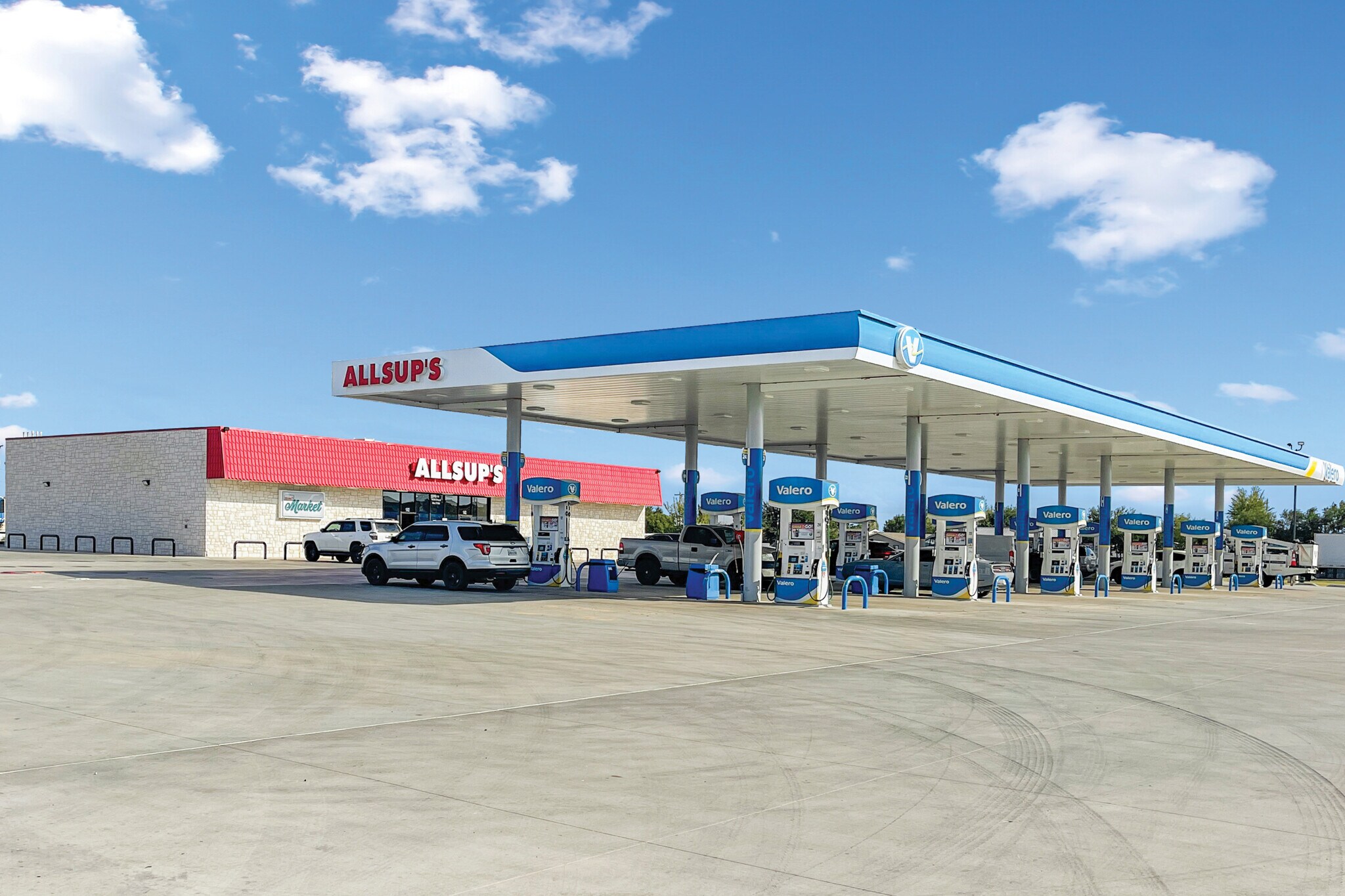 1402 N Hwy 84, Slaton, TX 79364