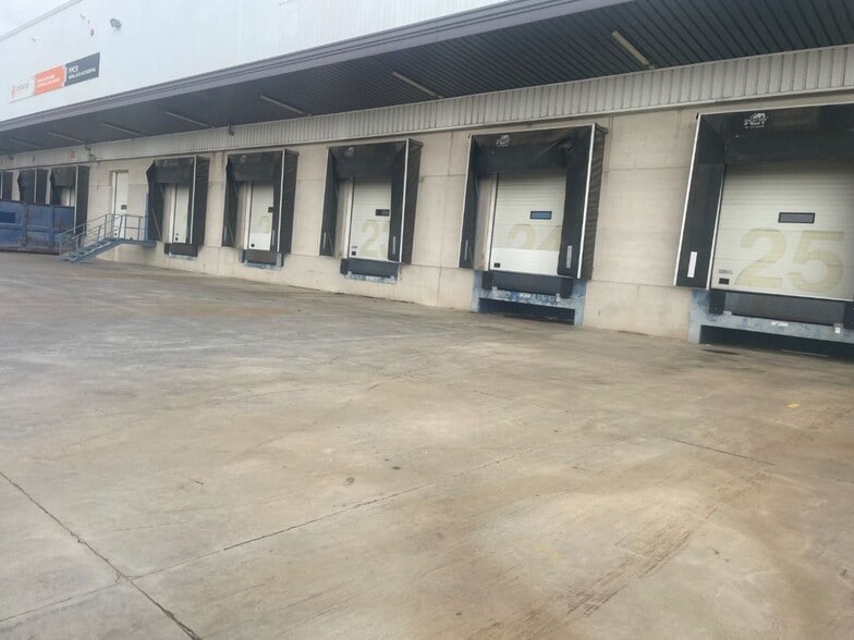 Polígono Parque Logístico, 4, Carmona, Sevilla for lease - Building Photo - Image 1 of 32