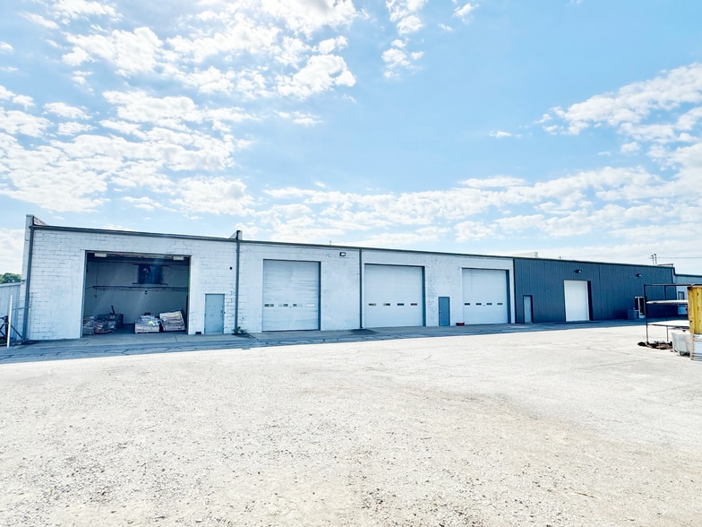 4600 Bluff Rd, Indianapolis, IN for lease - Building Photo - Image 2 of 5