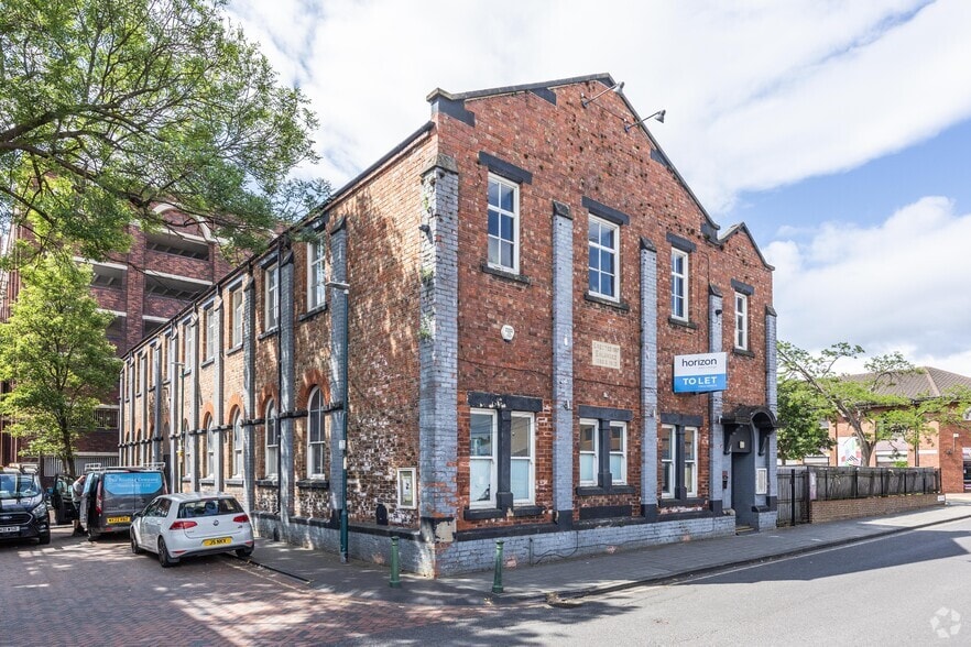 57 Gilkes St, Middlesbrough for lease - Primary Photo - Image 1 of 2