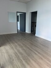 7620 NW 25th St, Miami, FL for lease Interior Photo- Image 2 of 8