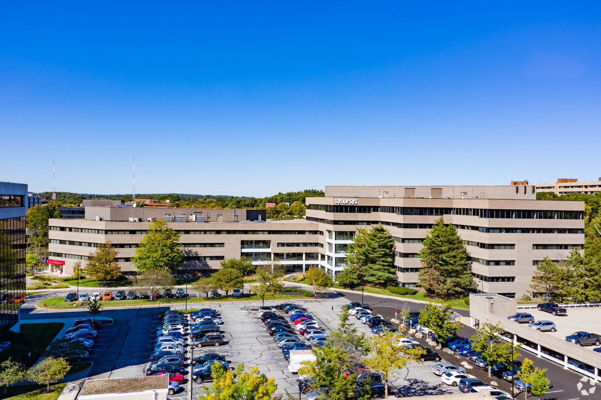 800 District Ave, Burlington, MA for lease Building Photo- Image 1 of 22