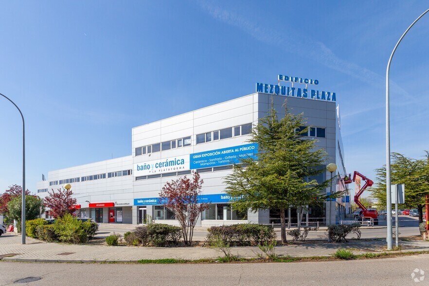 Office in Getafe, Madrid for sale - Building Photo - Image 2 of 3