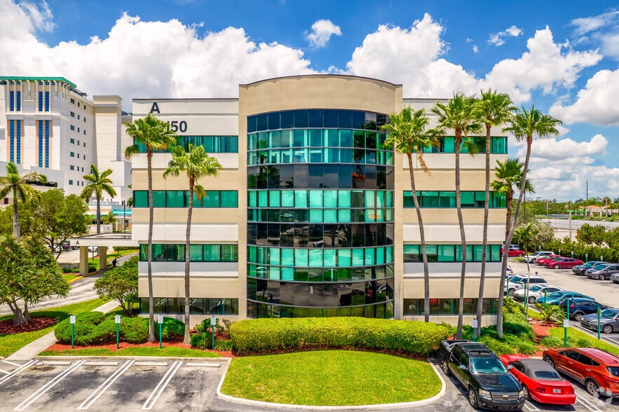 21097 NE 27th Ct, Aventura, FL for lease - Primary Photo - Image 1 of 14