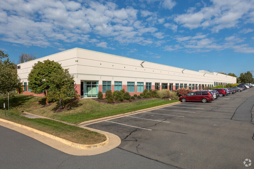 7565-7663 Coppermine Dr, Manassas, VA for lease - Building Photo - Image 1 of 4