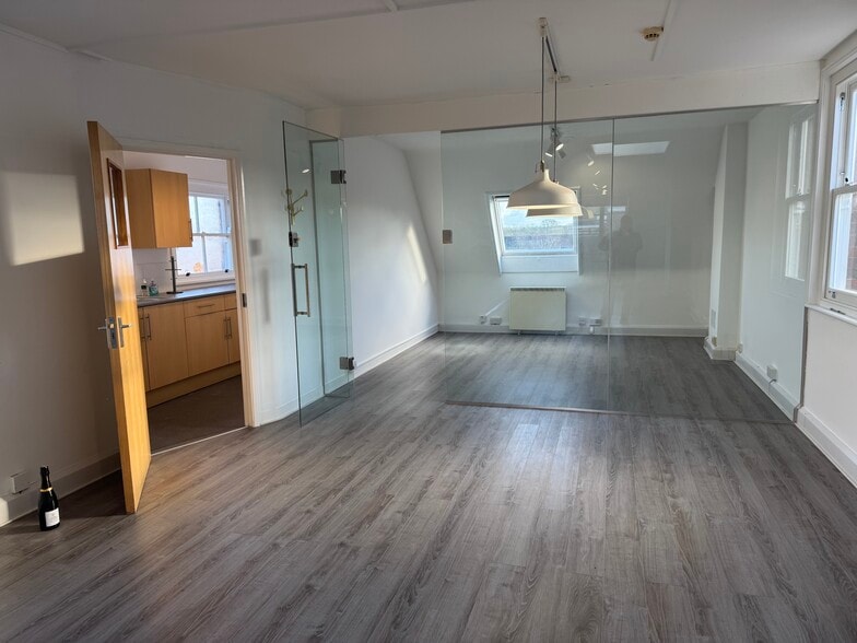 116A High St, Sevenoaks for lease - Building Photo - Image 3 of 4