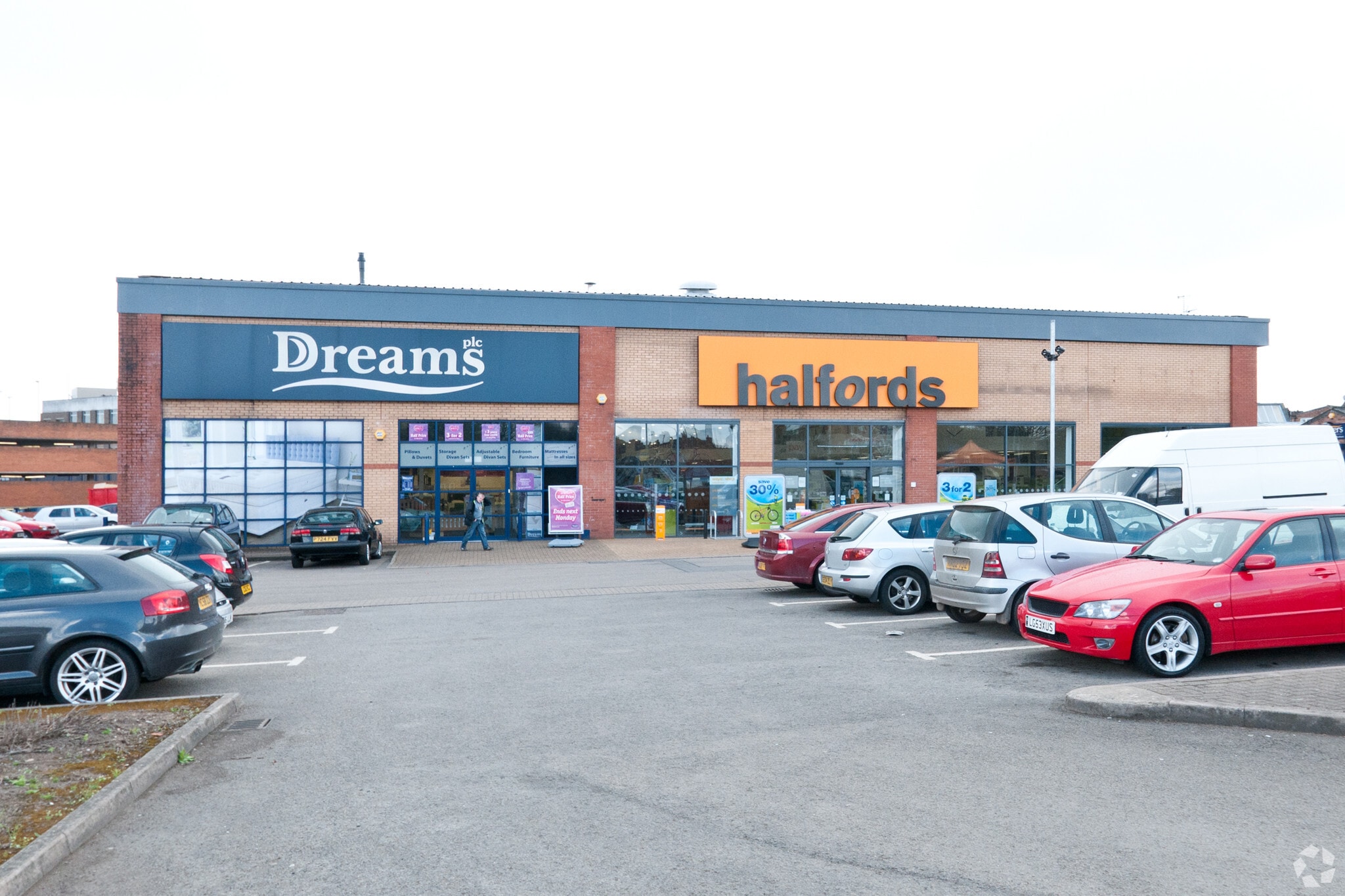 Newtown Rd, Nuneaton, WAR CV11 5UT Halfords