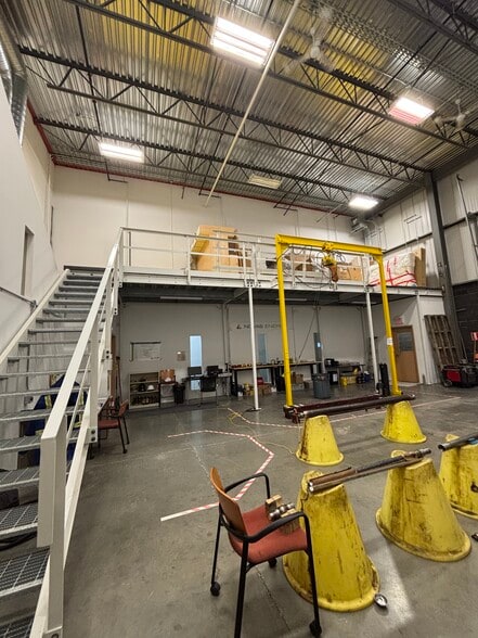 10672 46th St SE, Calgary, AB for sale - Building Photo - Image 3 of 16