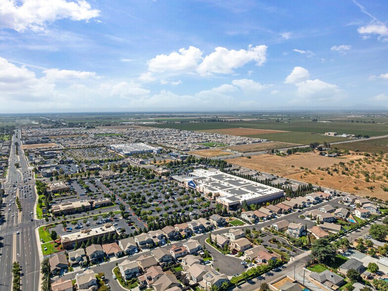 1379 S Lower Sacramento Rd, Lodi, CA for sale - Building Photo - Image 3 of 8