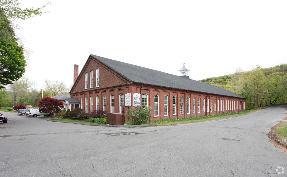 2 Tunxis Rd, Tariffville, CT 06081 Office Space for Lease