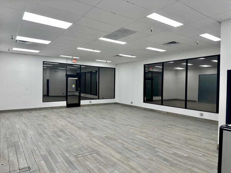 7105 E 22nd St, Tucson, AZ for lease - Building Photo - Image 3 of 8