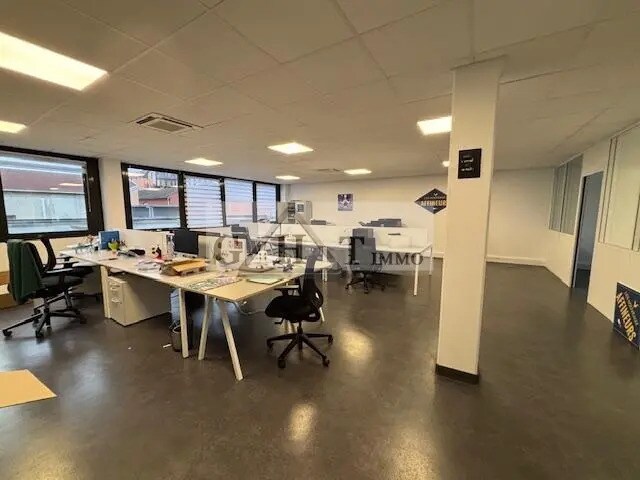 Office in Ivry-sur-Seine for lease - Interior Photo - Image 3 of 4