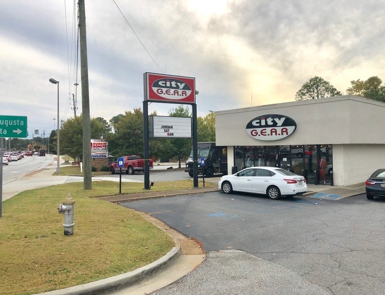 2545 Wesley Chapel Rd, Decatur, GA for lease - Primary Photo - Image 1 of 8